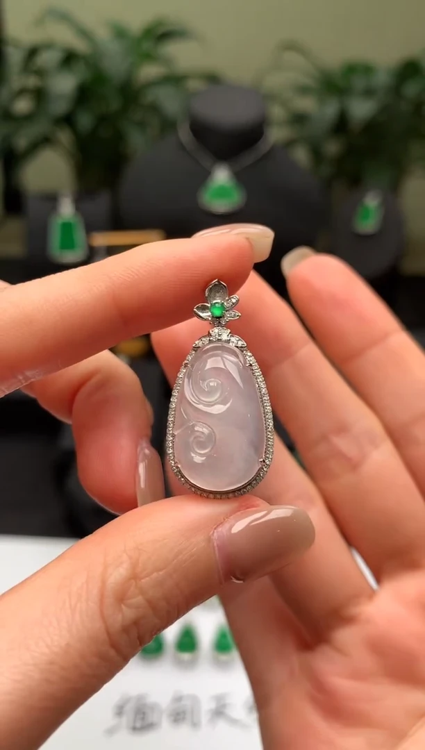 【闪购商品】翡翠颈饰18K金镶嵌如意