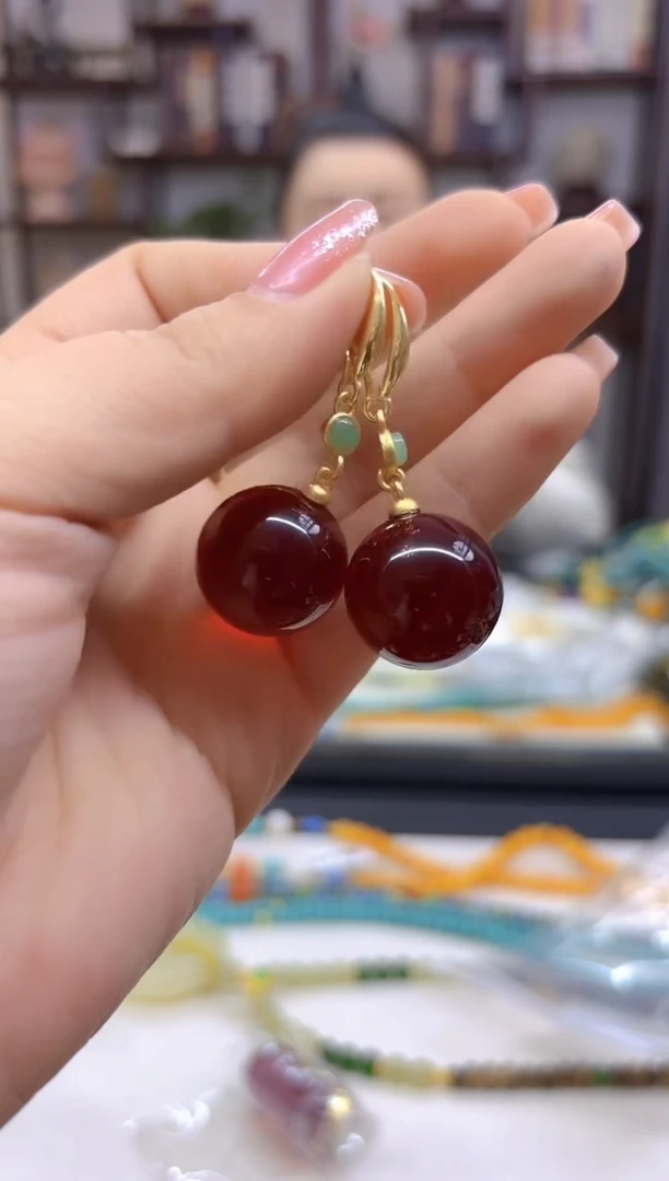 【闪购商品】血珀耳饰14K金镶嵌耳勾E706