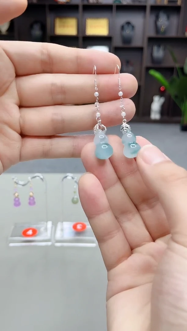 未镶嵌石英质玉（天山翠）耳饰219000