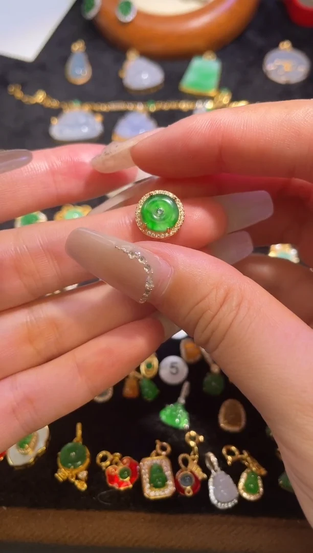 颈饰银S925镶嵌翡翠天然A货