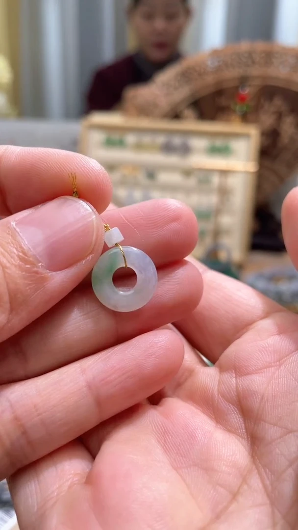 【闪购商品】翡翠颈饰未镶嵌甜甜圈