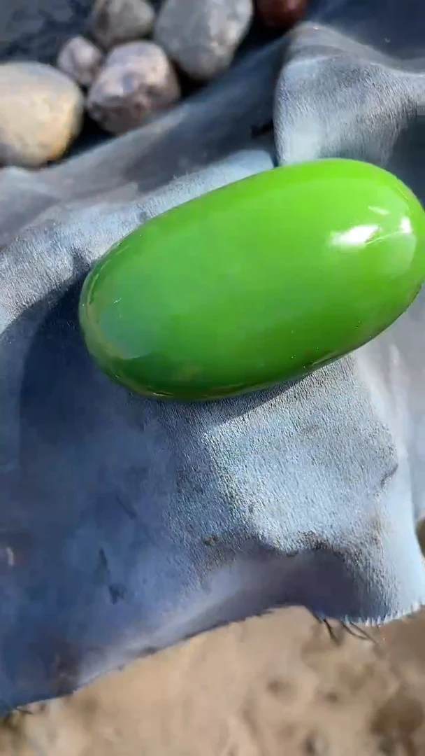 颈饰未镶嵌和田玉（糖玉）0022