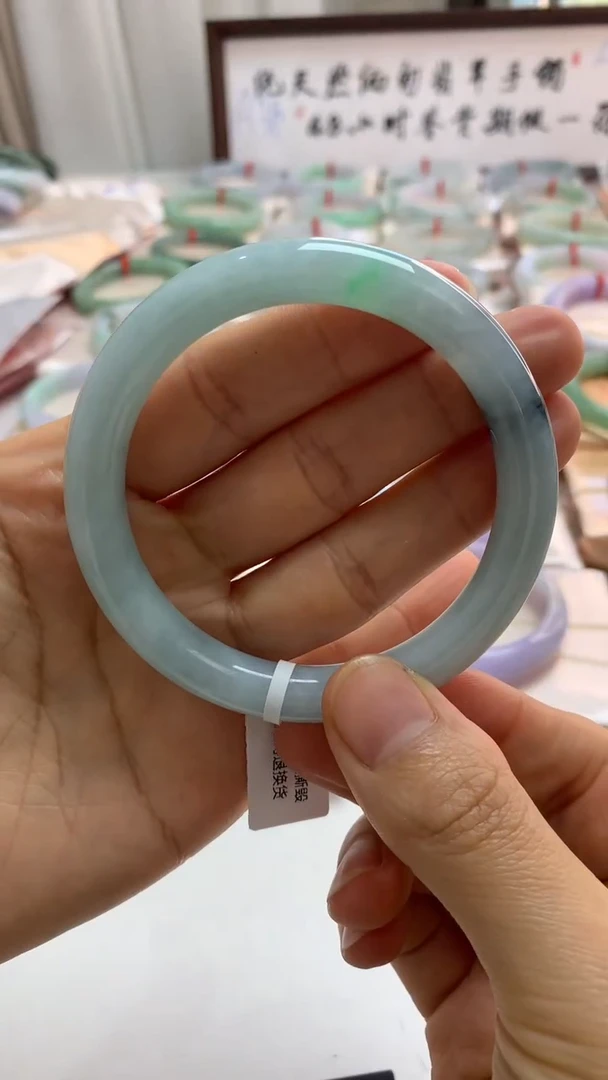 未镶嵌手镯翡翠57圆条冰乌鸡带色