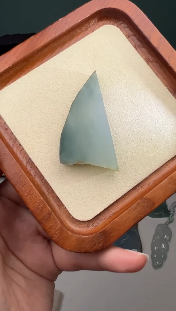 定制翡翠未镶嵌冰蓝料