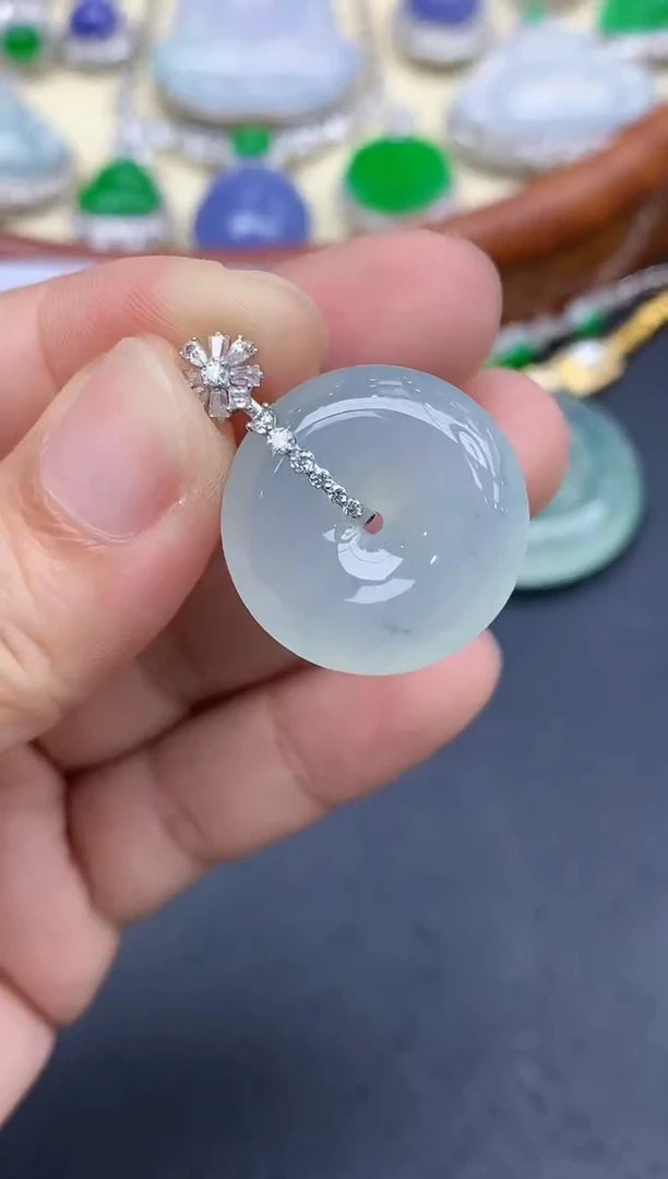 颈饰18K金镶嵌翡翠142-中国好珍宝