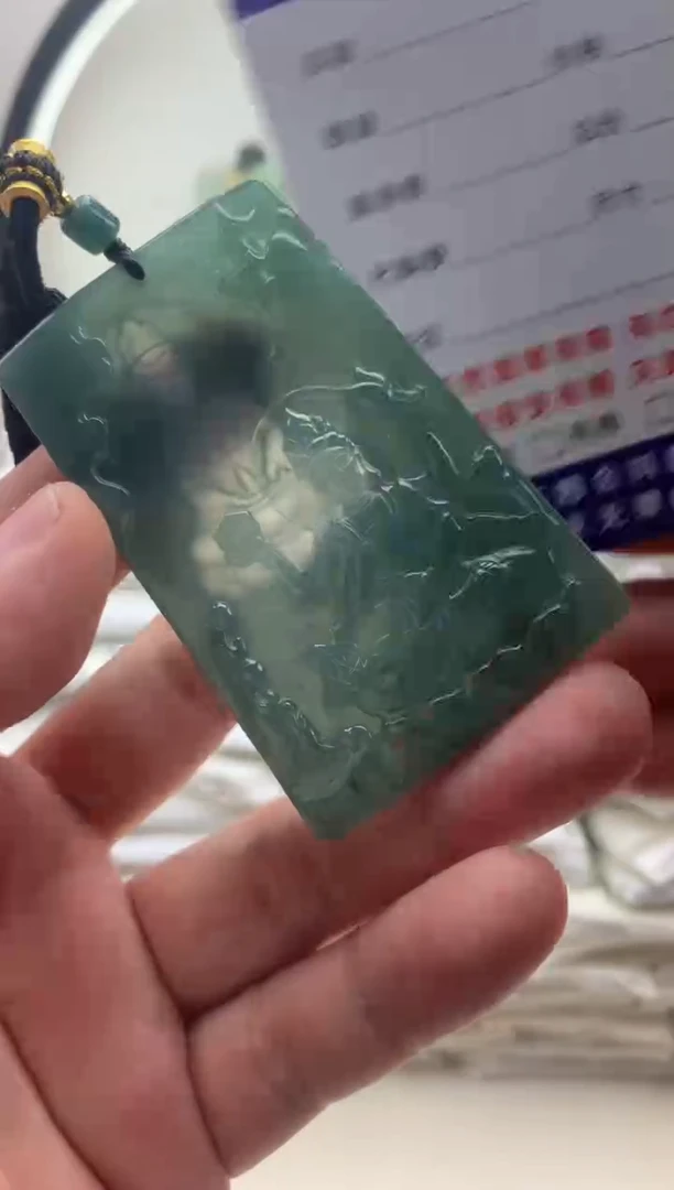 颈饰未镶嵌翡翠千手观音