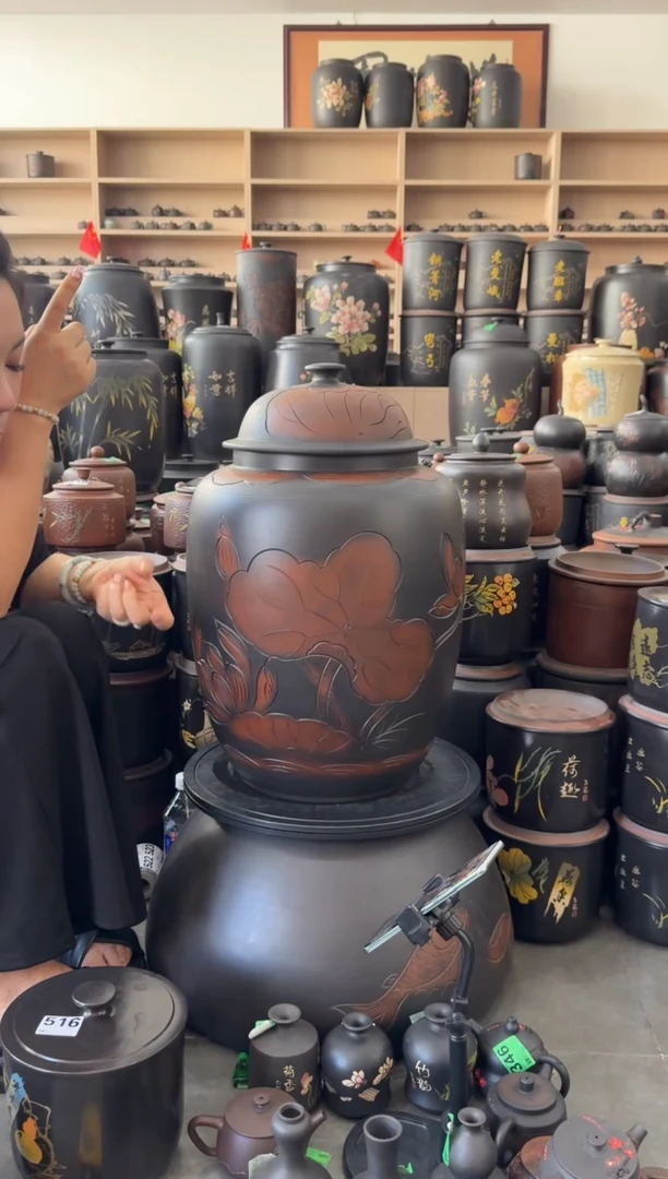 罐完品 线雕荷花三号茶缸将军盖高53cm  韩  102