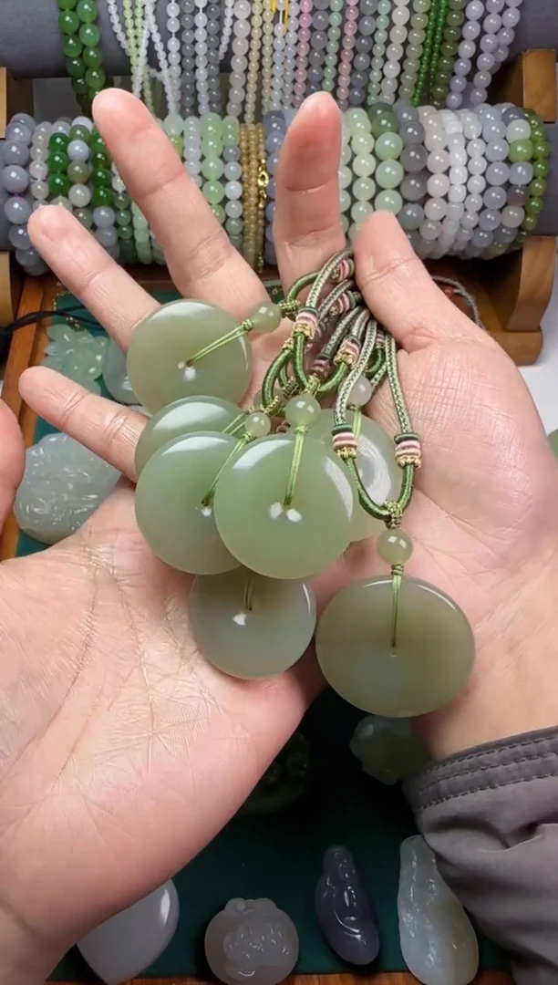 【闪购商品】和田玉无未镶嵌平安扣多样性发其一