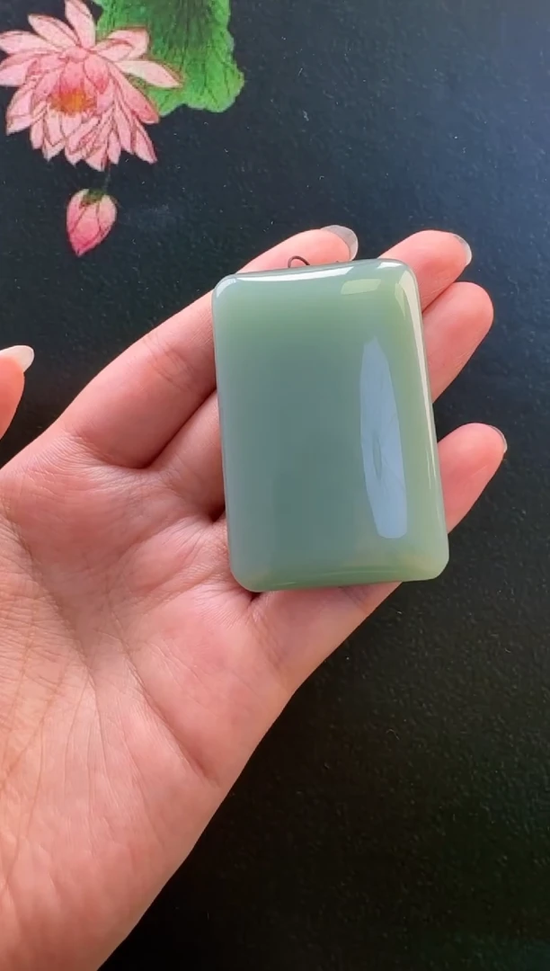 颈饰未镶嵌和田玉吊坠