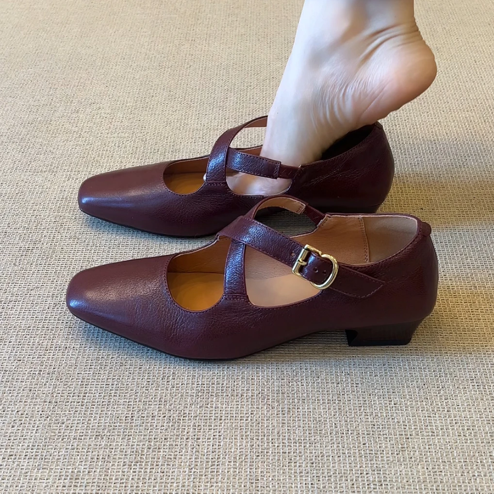 RubyL/3cm简约复古柔软舒适交叉扣带纯色方头浅口粗跟单鞋女款