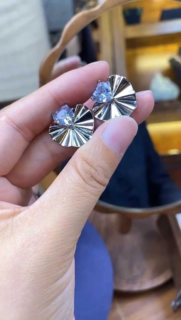 非金属其他（人造材质）琉璃复古耳钉