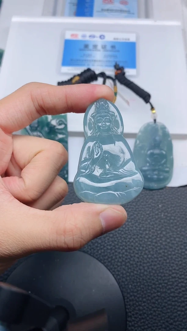 颈饰未镶嵌翡翠