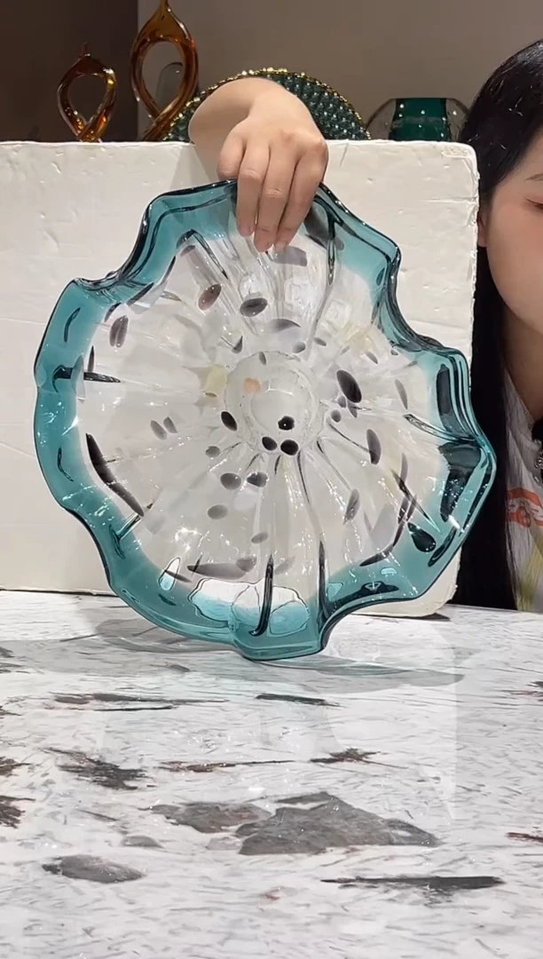 蓝色荷叶琉璃小果盘