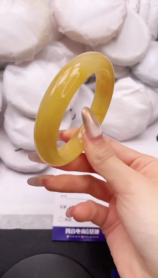 【闪购商品】石英质玉手镯未镶嵌4K80-59