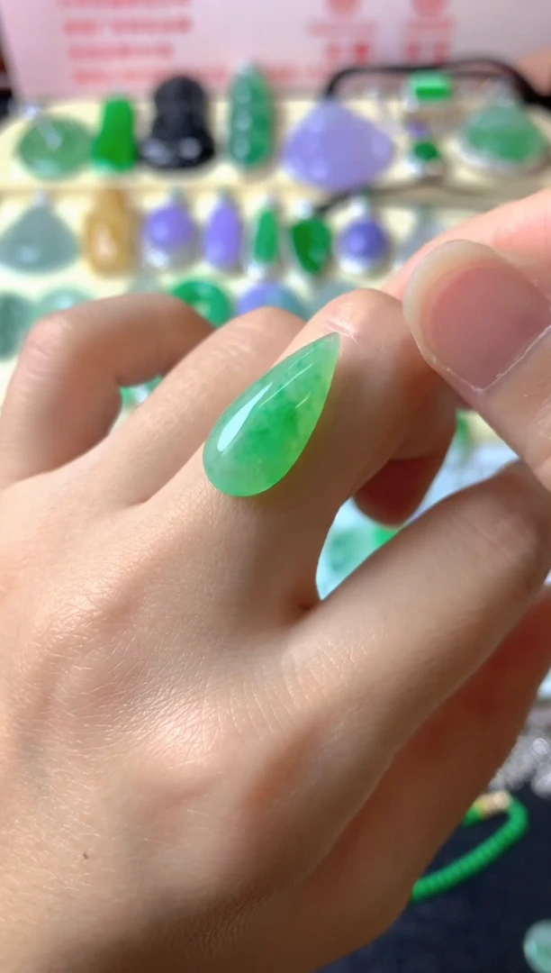 未镶嵌定制翡翠Y*裸玉（客户意向镶嵌）