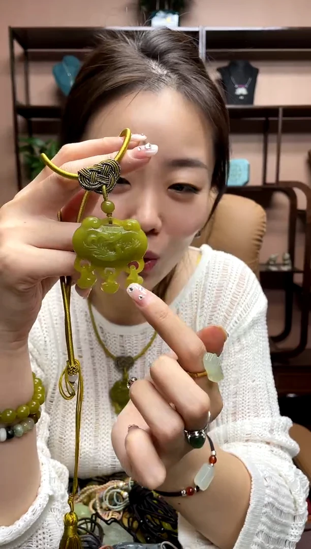 【闪购商品】岫玉吊坠未镶嵌多样性发货其中一件