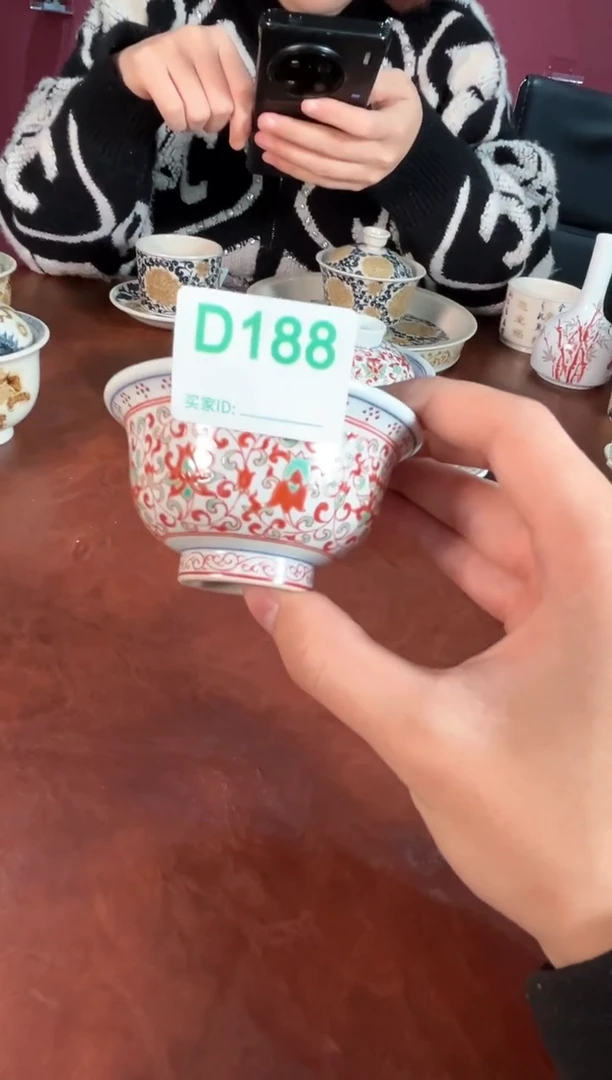 【闪购商品】摆件 景德镇陶瓷红绿彩压手杯188