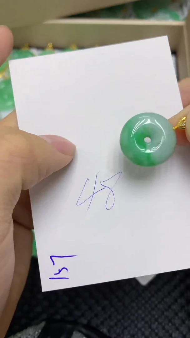 颈饰未镶嵌翡翠缅甸A货翡翠