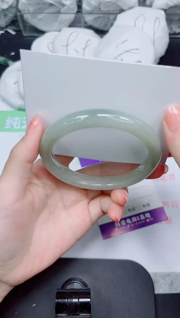 石英质玉手镯未镶嵌298-61