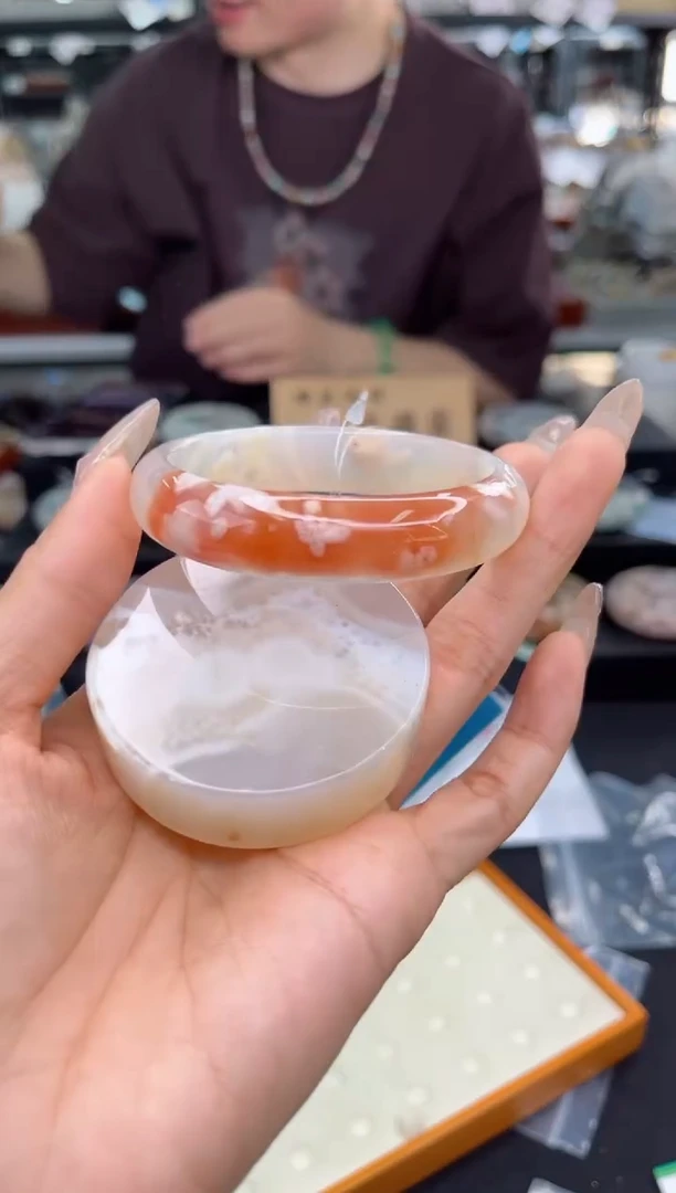 【闪购商品】石英质玉手镯未镶嵌55圈口（赠品镯心）65572188