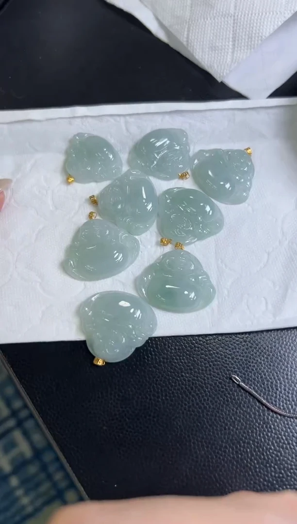 颈饰18K金镶嵌翡翠多样性发一件/1