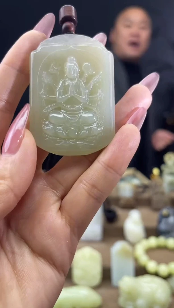 颈饰未镶嵌和田玉1