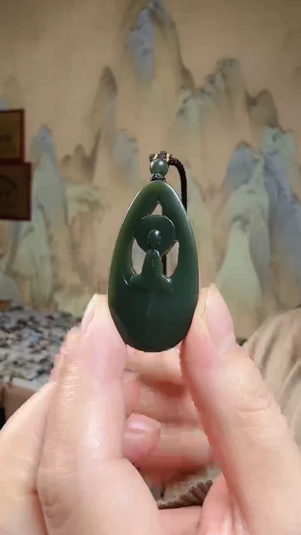 颈饰未镶嵌和田玉.