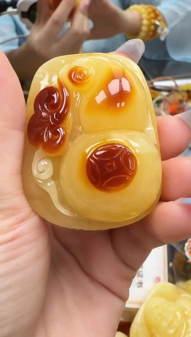 裸石琥珀未镶嵌如图