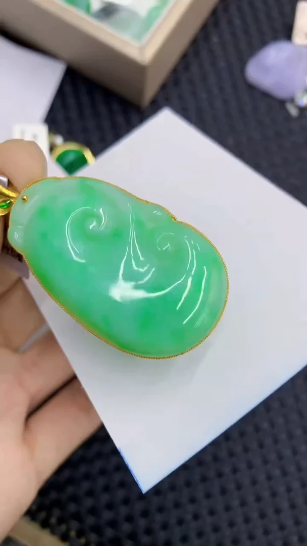 翡翠18K金镶嵌吊坠(不含链)1