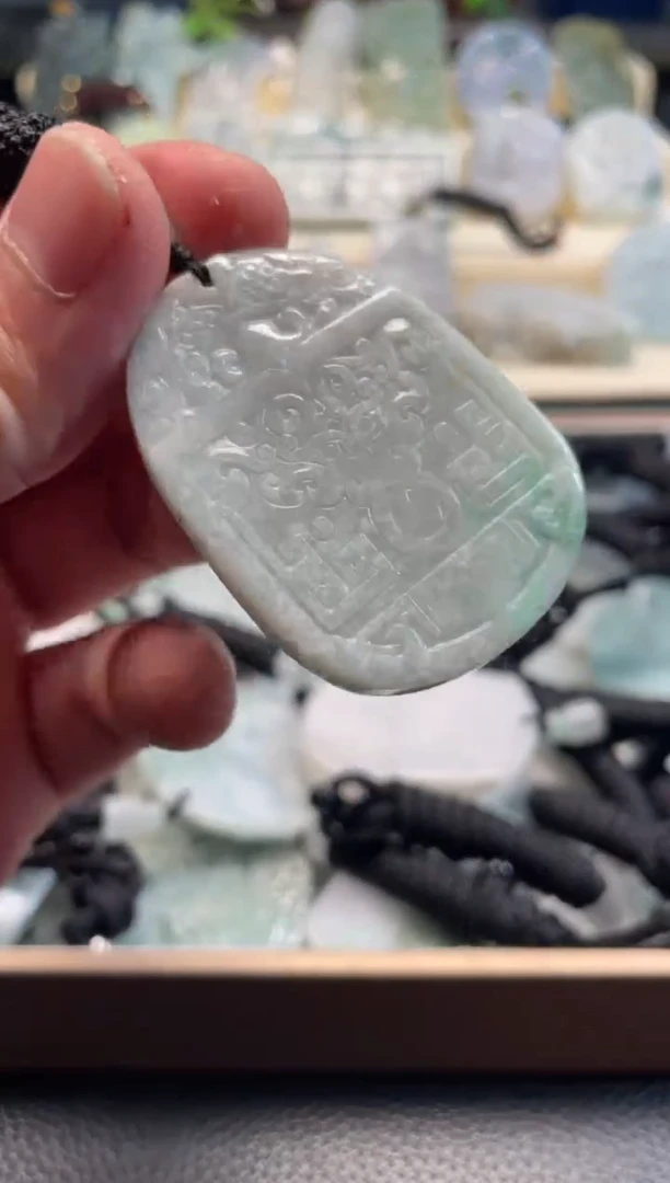 颈饰未镶嵌翡翠11/25/022