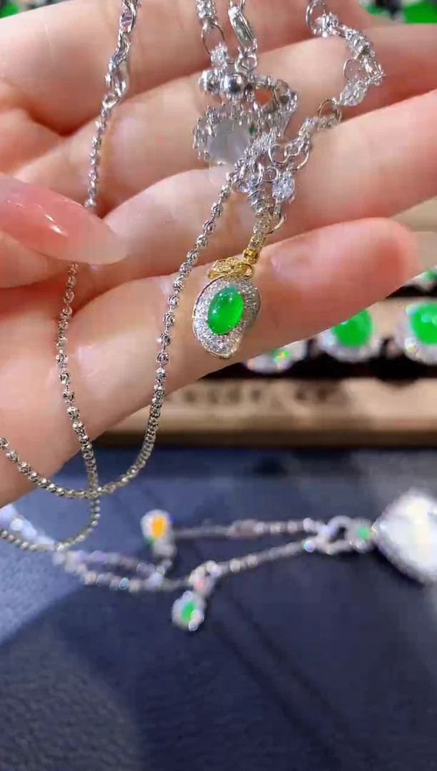 吊坠(不含链)18K金镶嵌翡翠C11