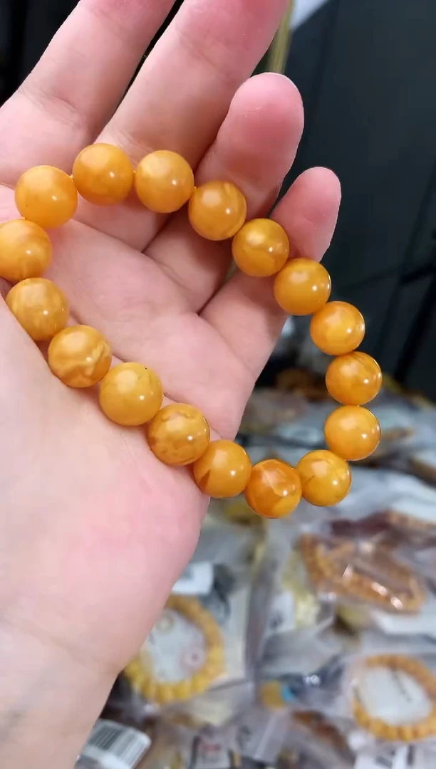 蜜蜡未镶嵌珠宝奇石60