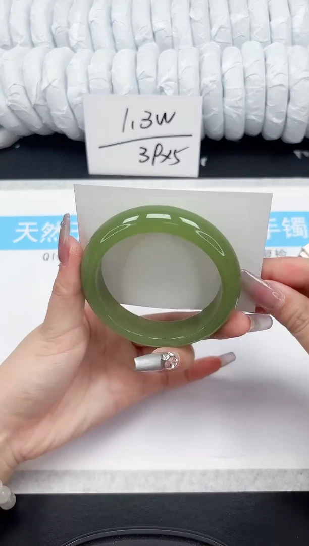 【闪购商品】石英质玉手镯未镶嵌97-60.3