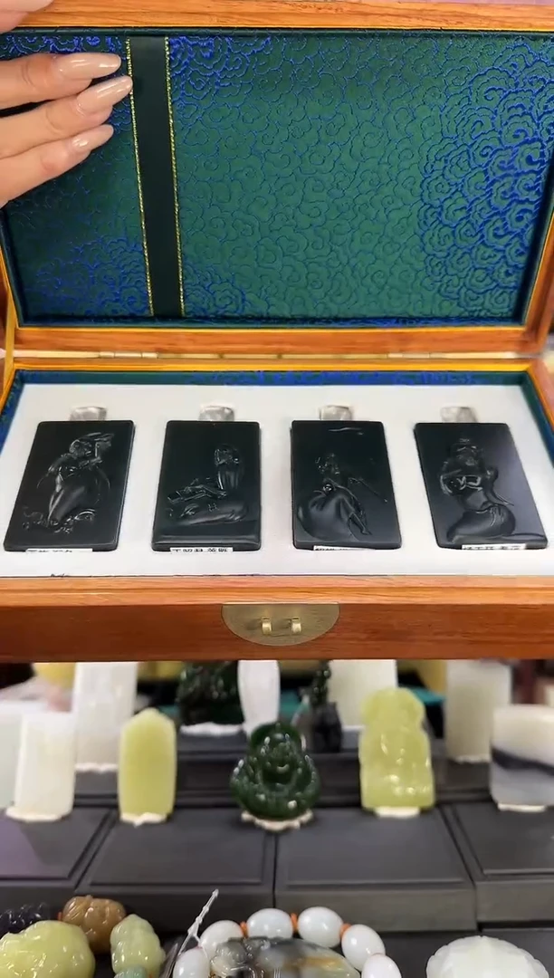 颈饰未镶嵌和田玉青玉四大美女