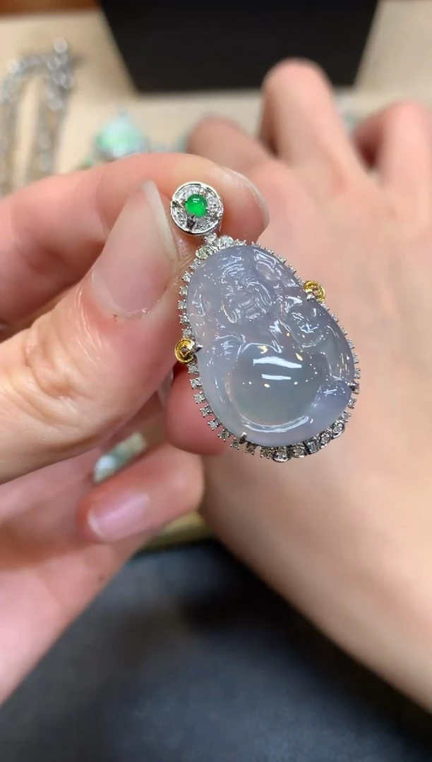 【闪购商品】翡翠颈饰18K金镶嵌财神爷【无服务费】