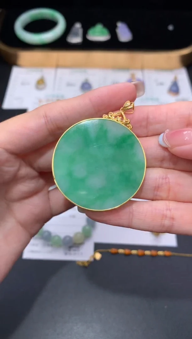 18K金镶嵌定制翡翠48小时鉴赏期 退货不扣服务费