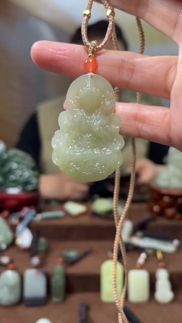 颈饰未镶嵌和田玉·