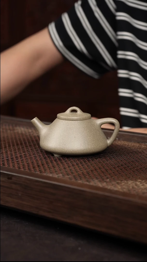 茶壶紫砂青段子冶{小}