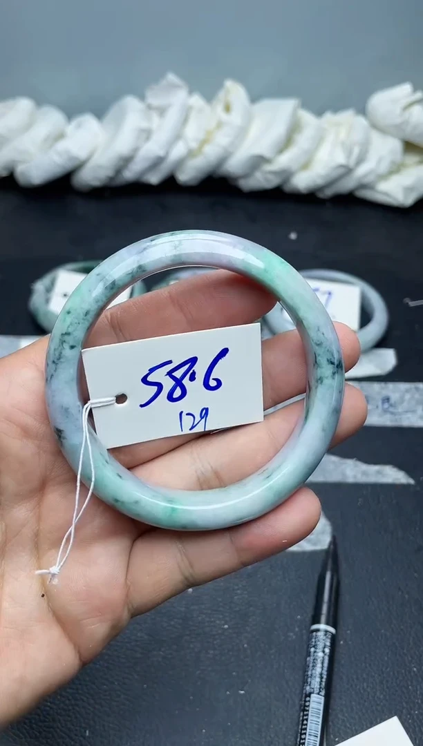 未镶嵌手镯翡翠129