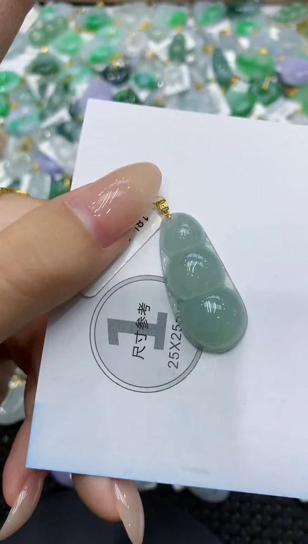 颈饰18K金镶嵌翡翠111111111111