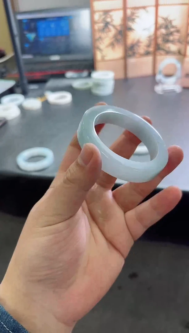 未镶嵌手镯定制翡翠手镯定制