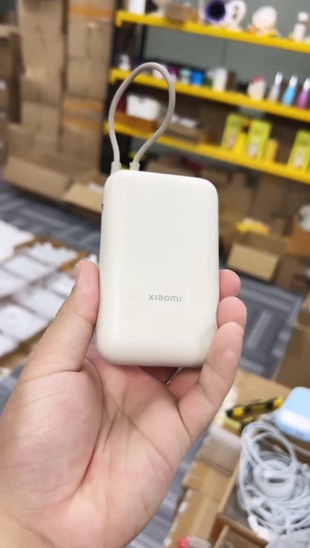 9新xiaomi   10000ma充电宝不退不换
