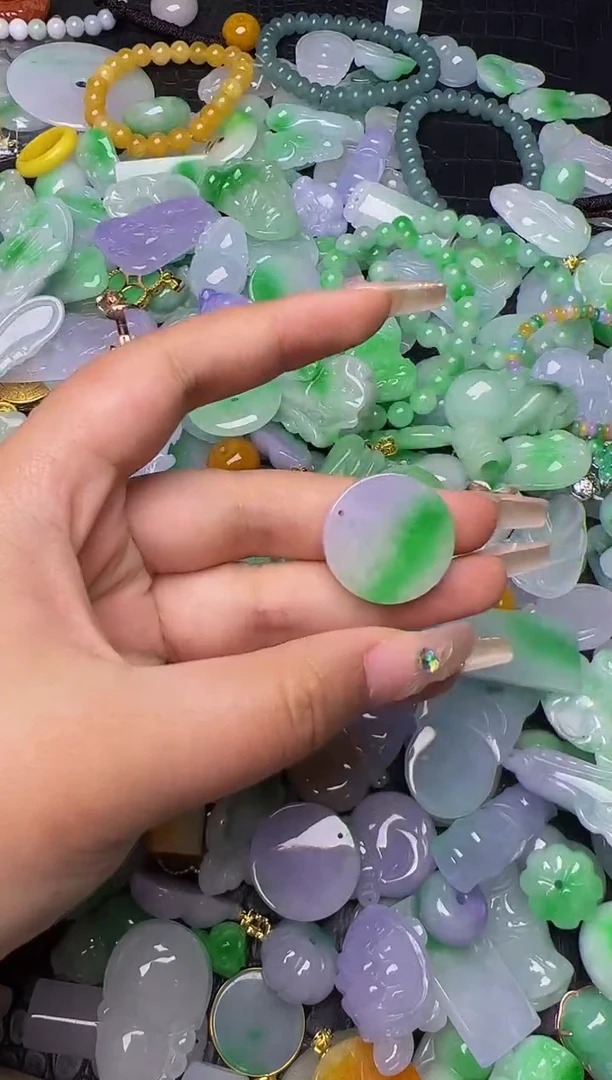 翡翠未镶嵌颈饰天然缅甸翡翠吊坠