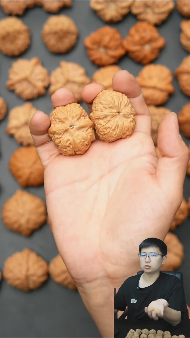 文玩核桃把件39红方印