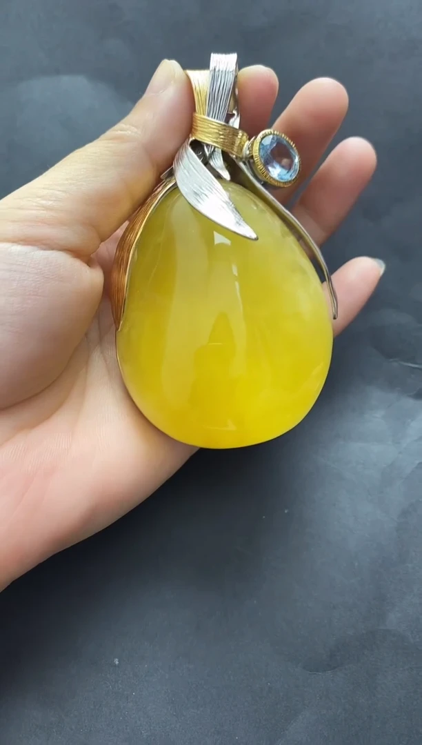 裸石琥珀未镶嵌吊坠