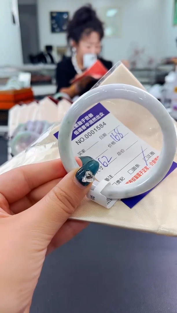 翡翠手镯未镶嵌天然缅甸A货翡翠