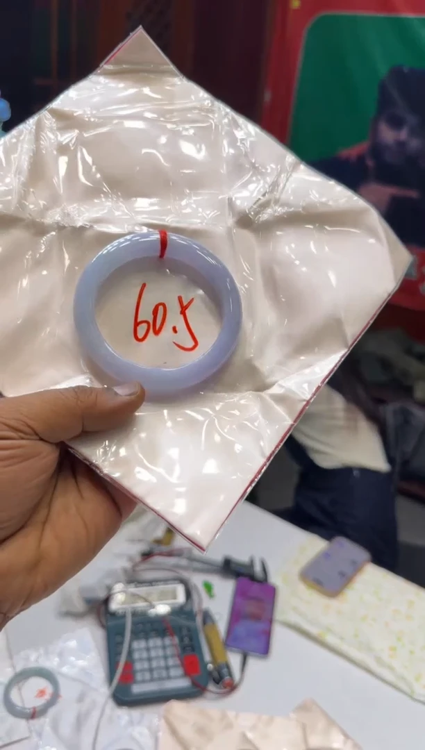 未镶嵌手镯翡翠手镯