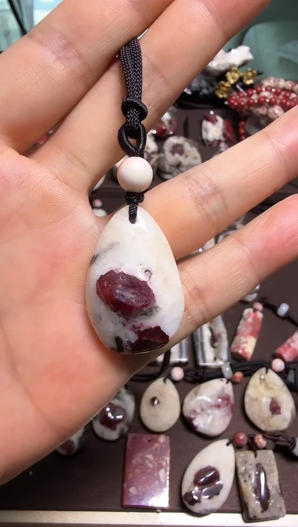 天然辰砂大晶砂随行吊坠