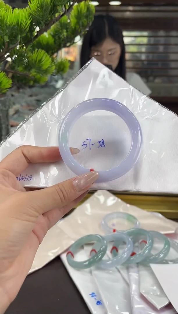 翡翠手镯未镶嵌105