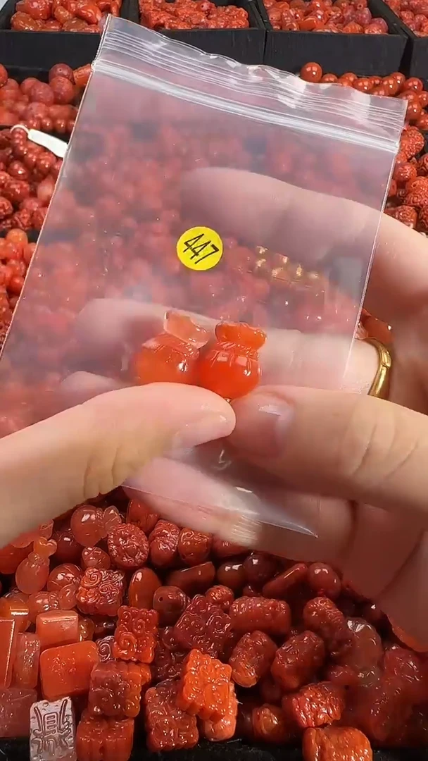 颈饰未镶嵌南红玛瑙1